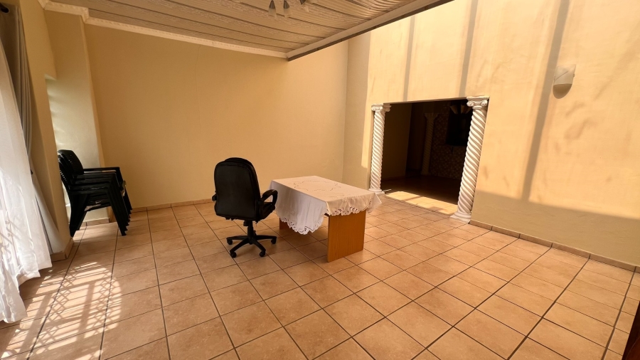 4 Bedroom Property for Sale in Langenhovenpark Free State